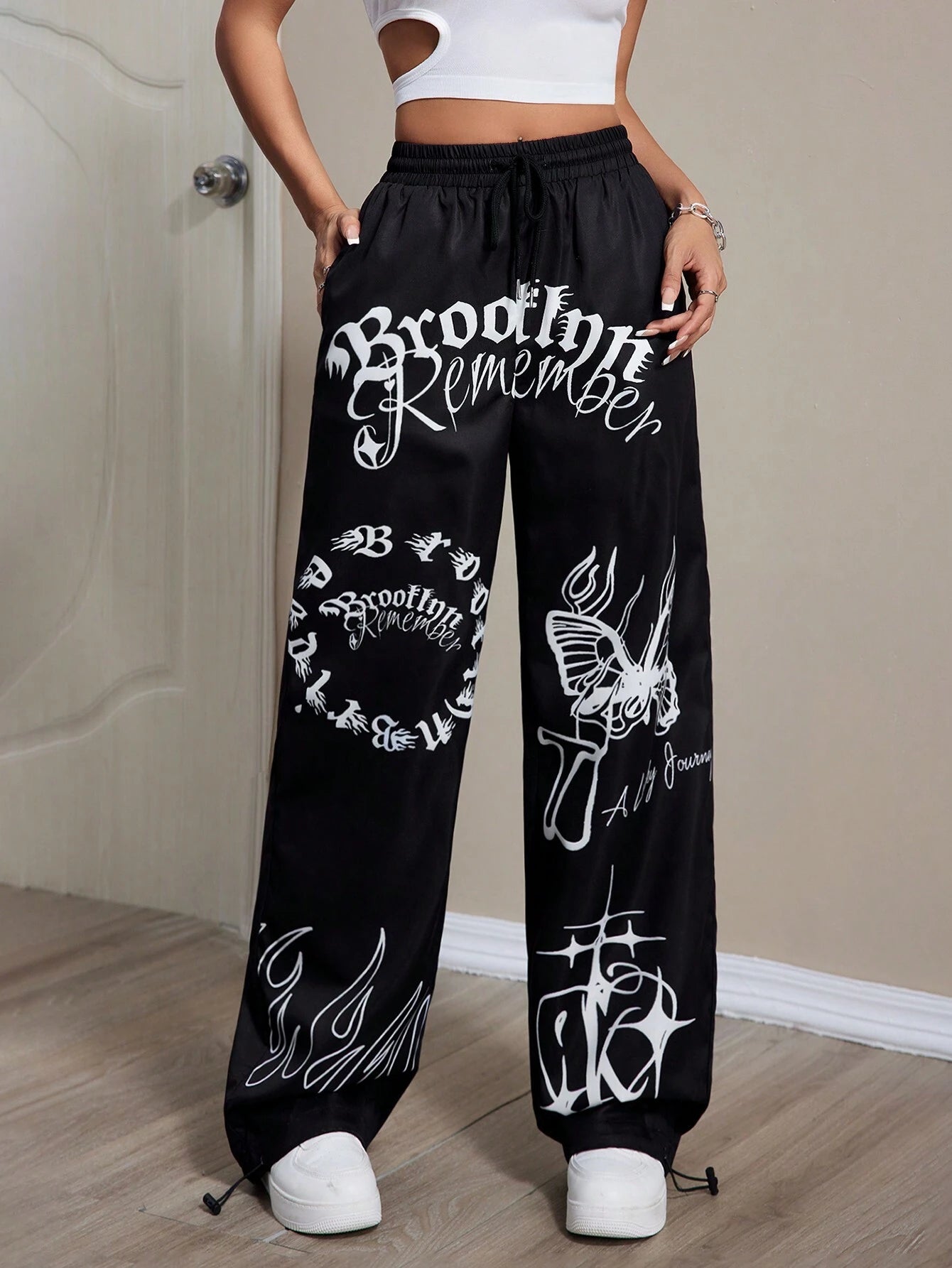 Brooklynn Moth Sweat Pants