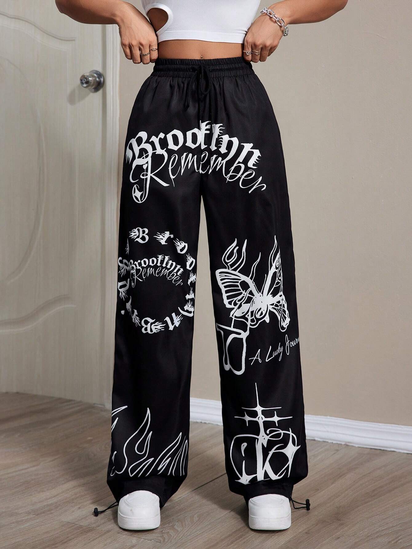 Brooklynn Moth Sweat Pants