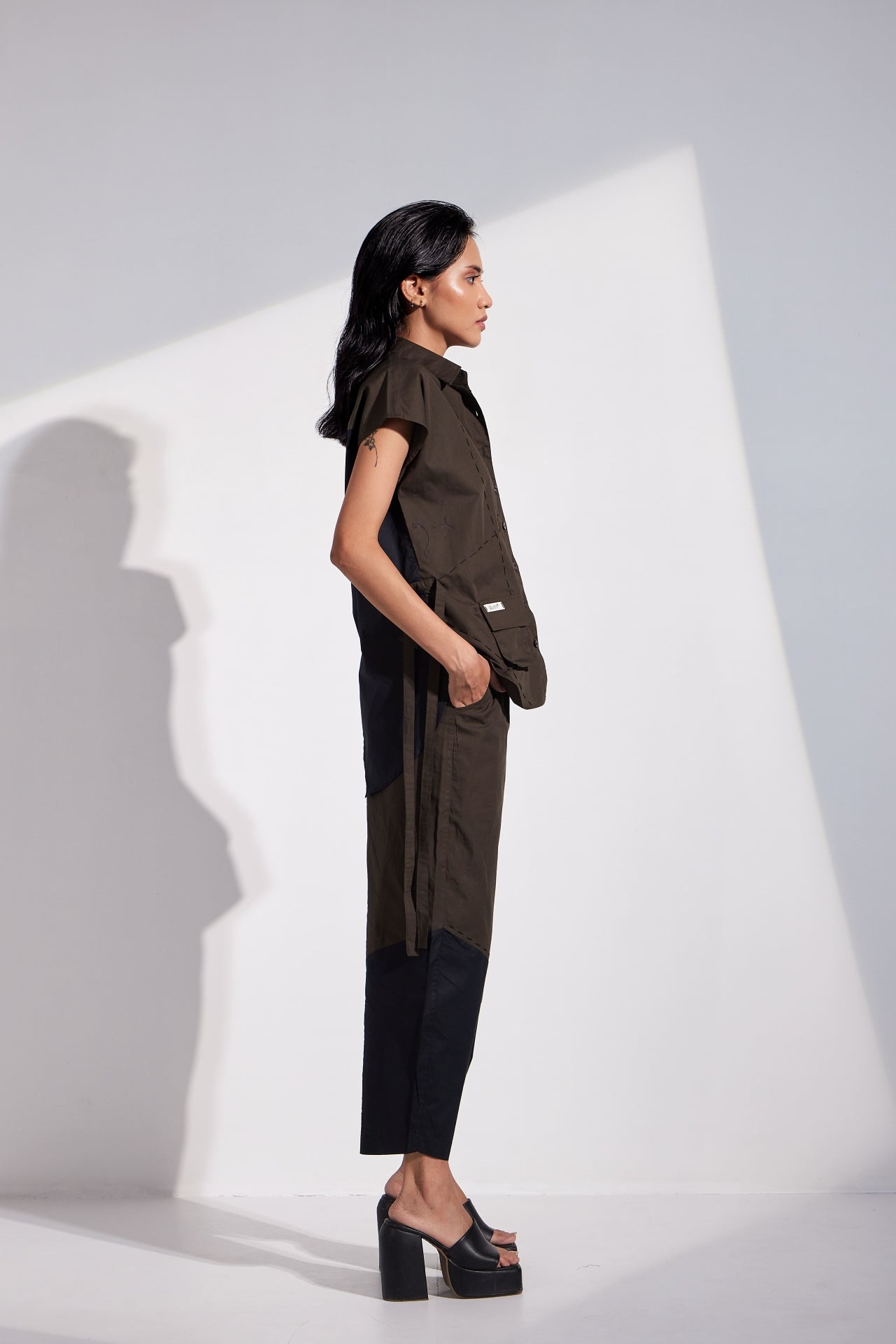 Sleeveless Shirt And Crop Pants Co-Ord Set